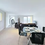 Breeze Inn - 2 Bed Apt With River View